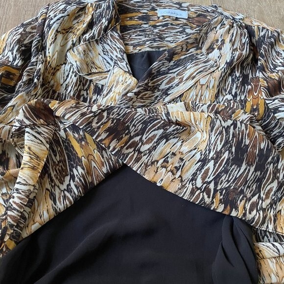 Calvin Klein Animal Print Ruffle V-Neckline Blouse Women's Long Sleeve (Size S) - Picture 10 of 14